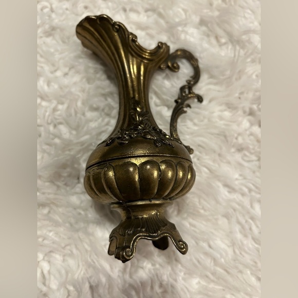30% off wlike Vintage brass footed pitcher Victorian Floral design Made Italy - Picture 1 of 4